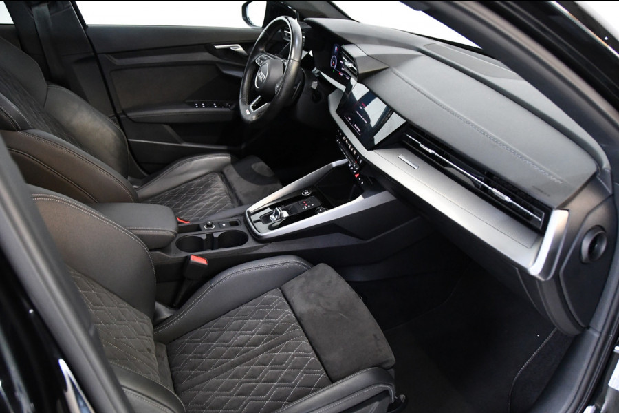 Audi A3 Sportback 40TFSI e Business S-line, Panoramadak, Applecarplay