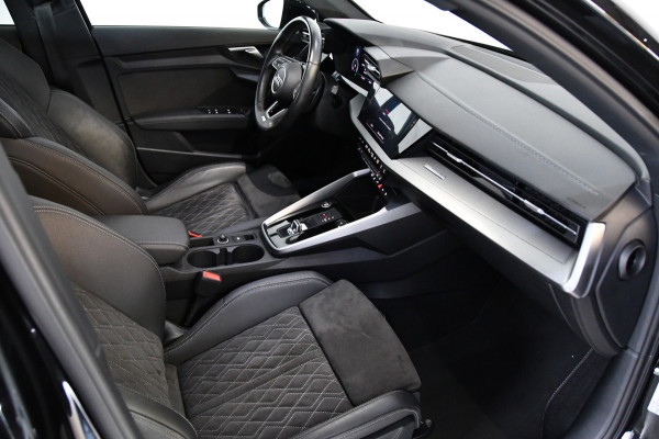 Audi A3 Sportback 40TFSI e Business S-line, Panoramadak, Applecarplay