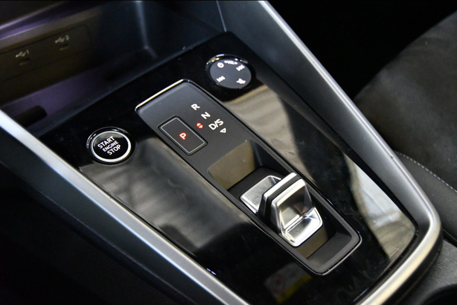 Audi A3 Sportback 40TFSI e Business S-line, Panoramadak, Applecarplay