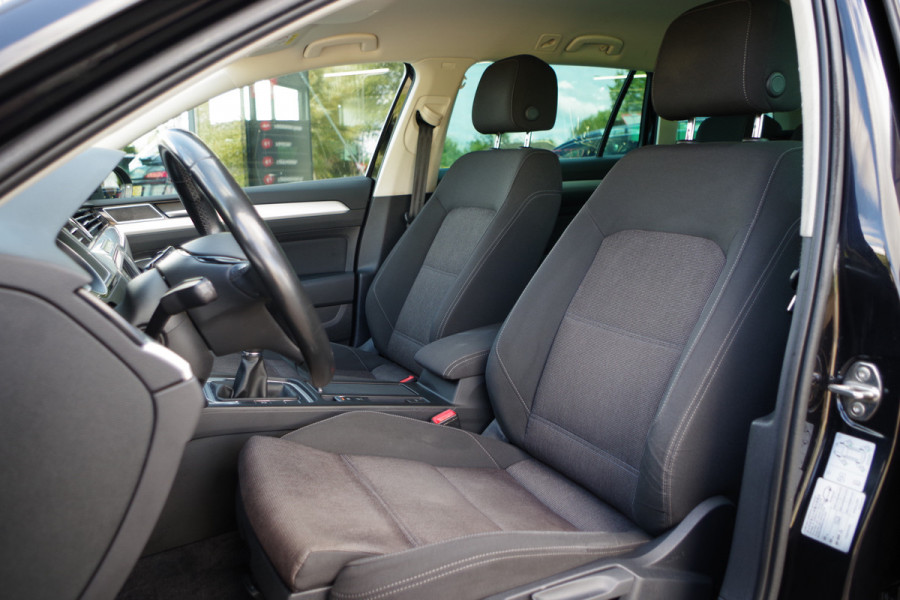 Volkswagen Passat Variant 1.4 TSI 126 PK Comfortline Business, Trekhaak, Massage, Adap. Cruise Control, Stoelverwarming