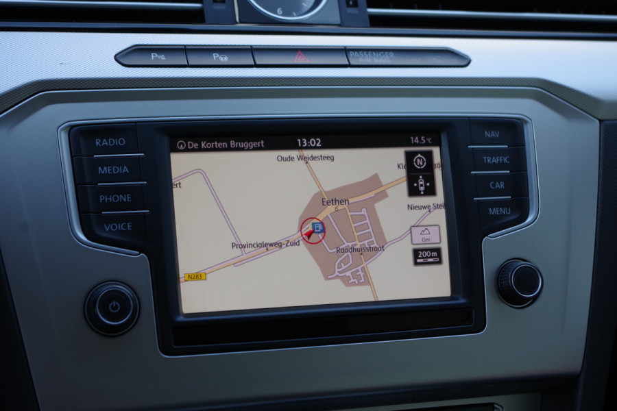 Volkswagen Passat Variant 1.4 TSI 126 PK Comfortline Business, Trekhaak, Massage, Adap. Cruise Control, Stoelverwarming