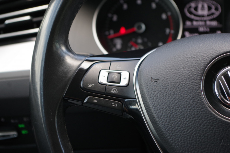 Volkswagen Passat Variant 1.4 TSI 126 PK Comfortline Business, Trekhaak, Massage, Adap. Cruise Control, Stoelverwarming