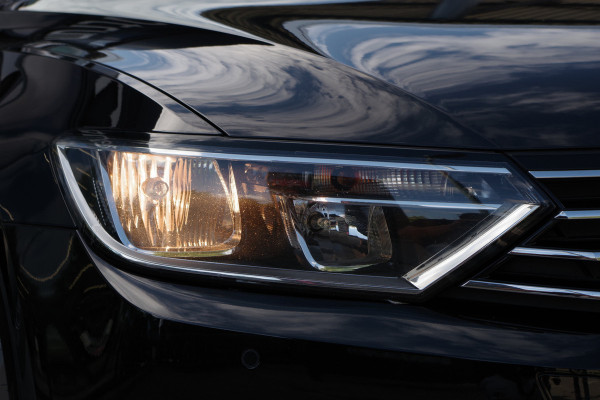 Volkswagen Passat Variant 1.4 TSI 126 PK Comfortline Business, Trekhaak, Massage, Adap. Cruise Control, Stoelverwarming