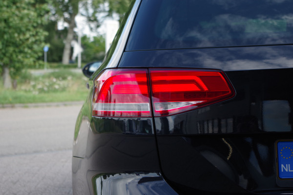 Volkswagen Passat Variant 1.4 TSI 126 PK Comfortline Business, Trekhaak, Massage, Adap. Cruise Control, Stoelverwarming