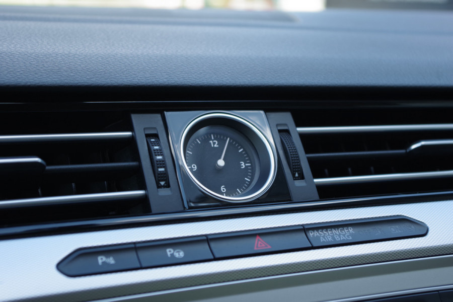 Volkswagen Passat Variant 1.4 TSI 126 PK Comfortline Business, Trekhaak, Massage, Adap. Cruise Control, Stoelverwarming