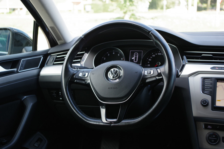 Volkswagen Passat Variant 1.4 TSI 126 PK Comfortline Business, Trekhaak, Massage, Adap. Cruise Control, Stoelverwarming