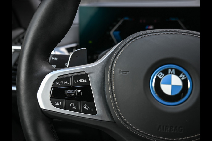 BMW X5 xDrive50e | M-SPORT | TREKHAAK | COMFORT ACCESS | BMW NIERE ICONIC GLOW | PANORAMADAK | COMFORT SEATS | AMBIANCE INTERIEUR | DRI