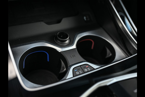 BMW X5 xDrive50e | M-SPORT | TREKHAAK | COMFORT ACCESS | BMW NIERE ICONIC GLOW | PANORAMADAK | COMFORT SEATS | AMBIANCE INTERIEUR | DRI