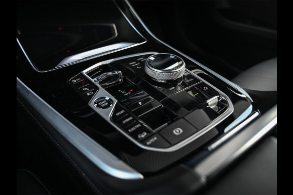 BMW X5 xDrive50e | M-SPORT | TREKHAAK | COMFORT ACCESS | BMW NIERE ICONIC GLOW | PANORAMADAK | COMFORT SEATS | AMBIANCE INTERIEUR | DRI