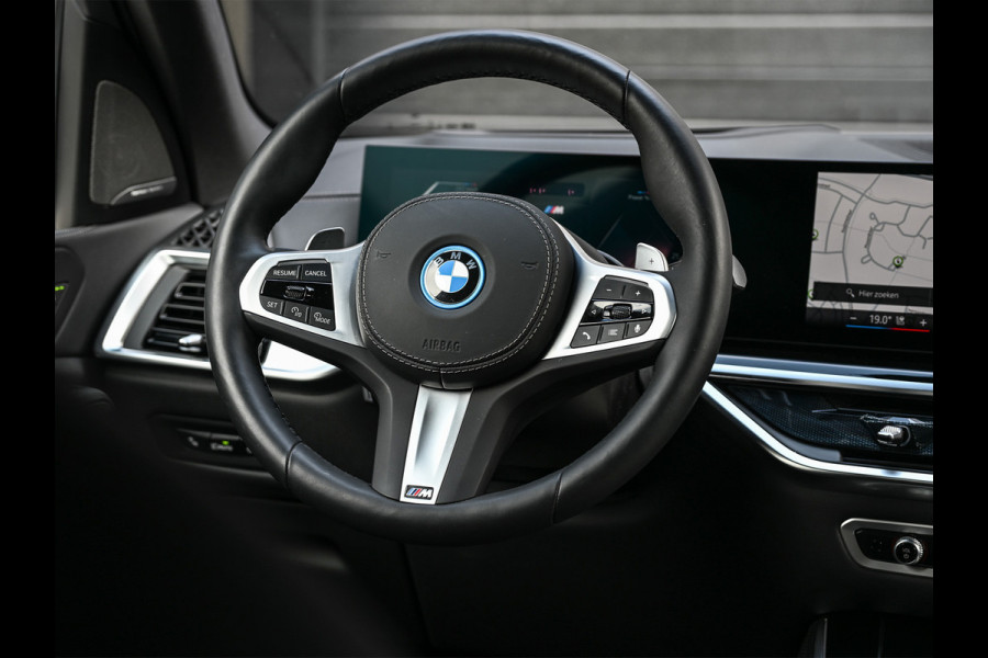 BMW X5 xDrive50e | M-SPORT | TREKHAAK | COMFORT ACCESS | BMW NIERE ICONIC GLOW | PANORAMADAK | COMFORT SEATS | AMBIANCE INTERIEUR | DRI