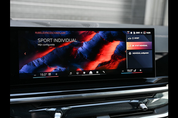 BMW X5 xDrive50e | M-SPORT | TREKHAAK | COMFORT ACCESS | BMW NIERE ICONIC GLOW | PANORAMADAK | COMFORT SEATS | AMBIANCE INTERIEUR | DRI