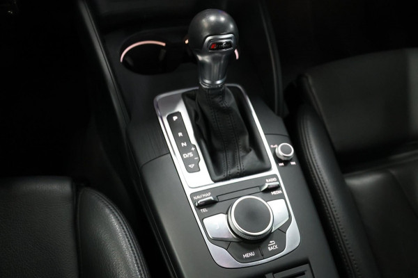 Audi A3 Sportback 1.0 TFSI Pro Line LED/PANORAMADAK/LEER+S.VERWARMING/18" LMV/PDC/CRUISE/ECC/12 MND GARANTIE!