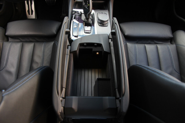 BMW 5 Serie Touring 530e xDrive Business Edition Plus | M-sport | Laser | Head-up | ACC