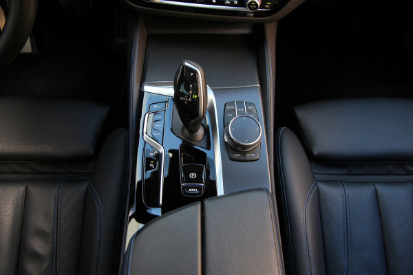 BMW 5 Serie Touring 530e xDrive Business Edition Plus | M-sport | Laser | Head-up | ACC