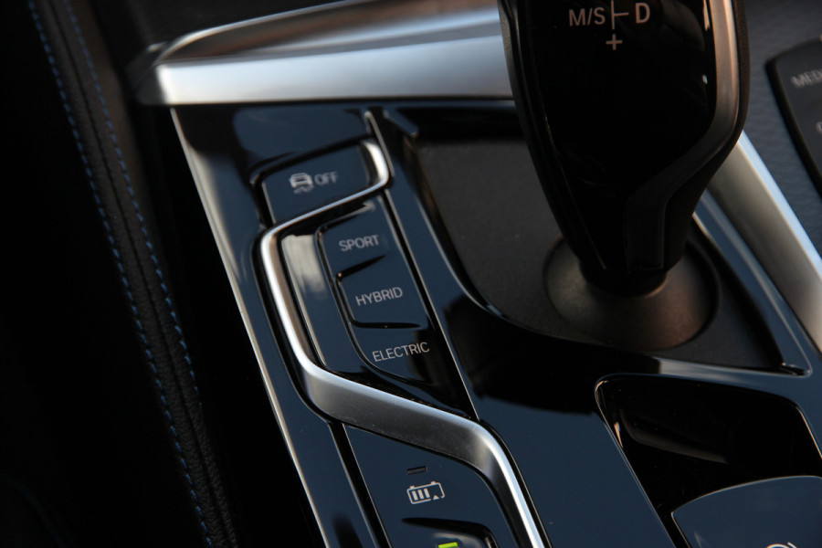 BMW 5 Serie Touring 530e xDrive Business Edition Plus | M-sport | Laser | Head-up | ACC