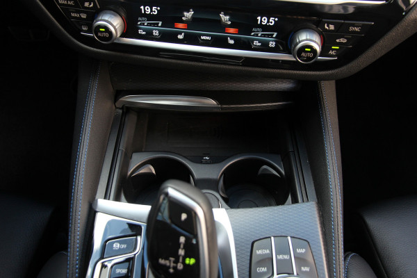 BMW 5 Serie Touring 530e xDrive Business Edition Plus | M-sport | Laser | Head-up | ACC