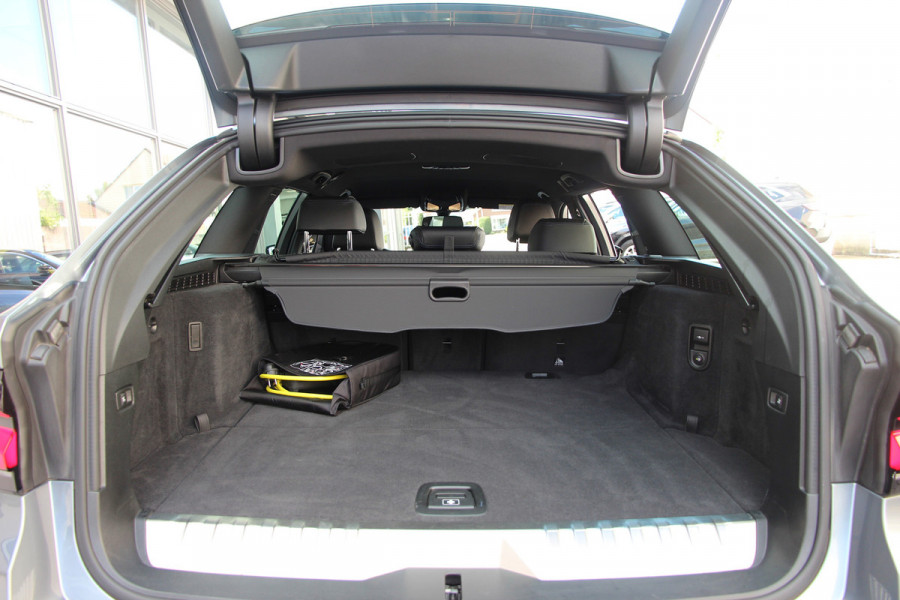 BMW 5 Serie Touring 530e xDrive Business Edition Plus | M-sport | Laser | Head-up | ACC