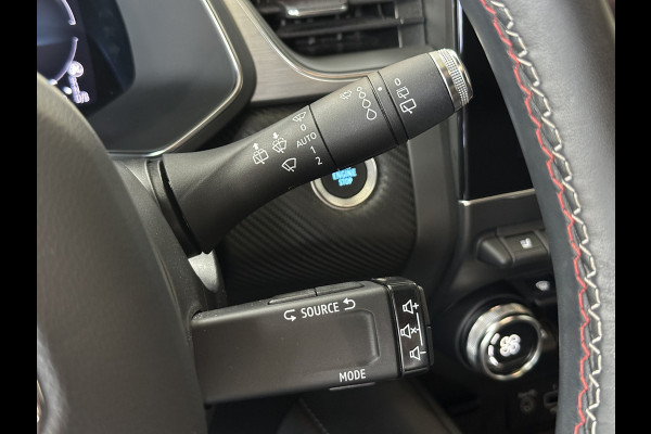 Renault Captur 1.6 E-Tech Hyb RS-Line 160 | Groot Navi | 18" | Carplay | Stoelverwarming | Camera | 100% Dealer onderhouden!