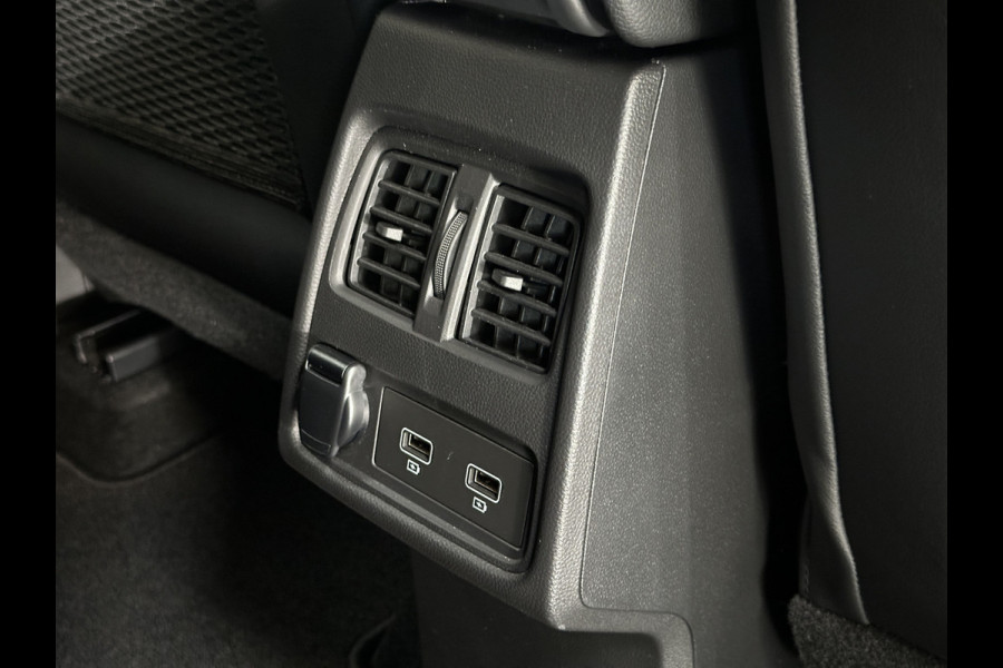 Renault Captur 1.6 E-Tech Hyb RS-Line 160 | Groot Navi | 18" | Carplay | Stoelverwarming | Camera | 100% Dealer onderhouden!
