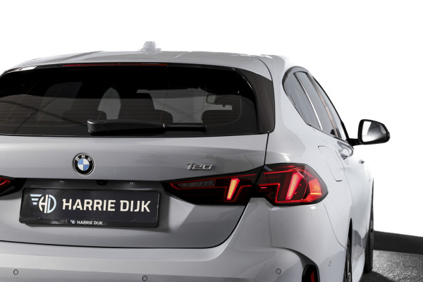BMW 1-serie 120 M Sport - Automaat | Dig. Cockpit | Adapt. Cruise | Stoelverw. | PDC | Camera | NAV + App. Connect | ECC | DAB | LM 18" | 3654