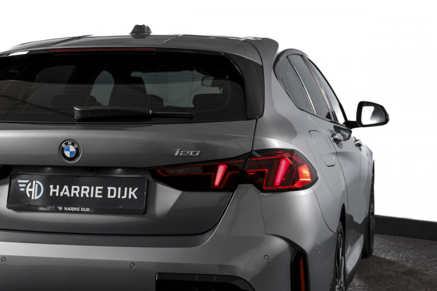 BMW 1-serie 120 M Sport | Dig. Cockpit | Adapt. Cruise | Stoelverw. | PDC | Camera | NAV + App. Connect | ECC | DAB | LM 18" | 3303