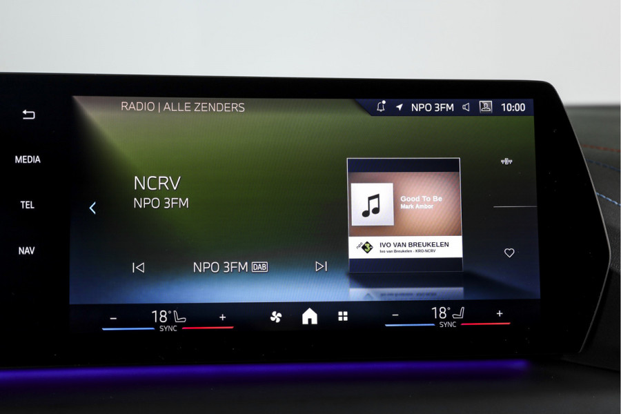 BMW 1-serie 120 M Sport | Dig. Cockpit | Adapt. Cruise | Stoelverw. | PDC | Camera | NAV + App. Connect | ECC | DAB | LM 18" | 3303