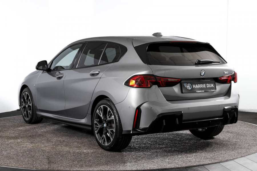 BMW 1-serie 120 M Sport | Dig. Cockpit | Adapt. Cruise | Stoelverw. | PDC | Camera | NAV + App. Connect | ECC | DAB | LM 18" | 3303