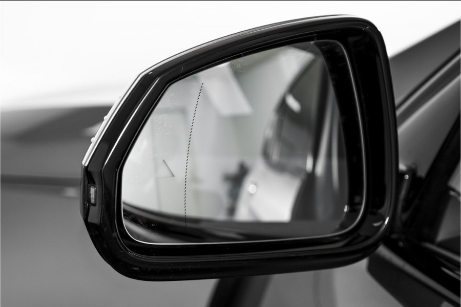 BMW 1-serie 120 M Sport | Dig. Cockpit | Adapt. Cruise | Stoelverw. | PDC | Camera | NAV + App. Connect | ECC | DAB | LM 18" | 3303