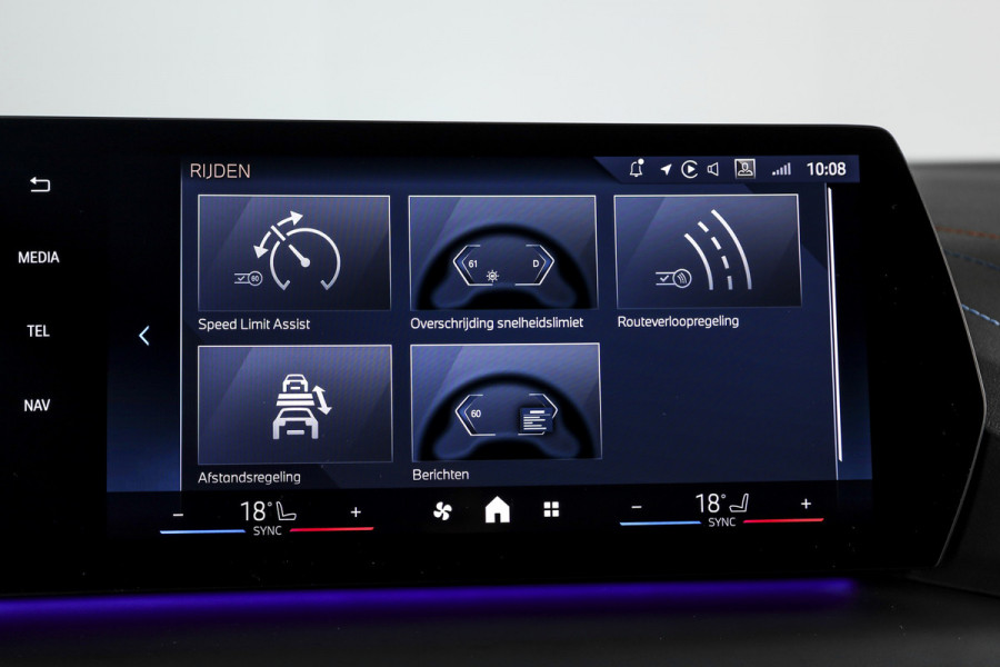 BMW 1-serie 120 M Sport | Dig. Cockpit | Adapt. Cruise | Stoelverw. | PDC | Camera | NAV + App. Connect | ECC | DAB | LM 18" | 3303