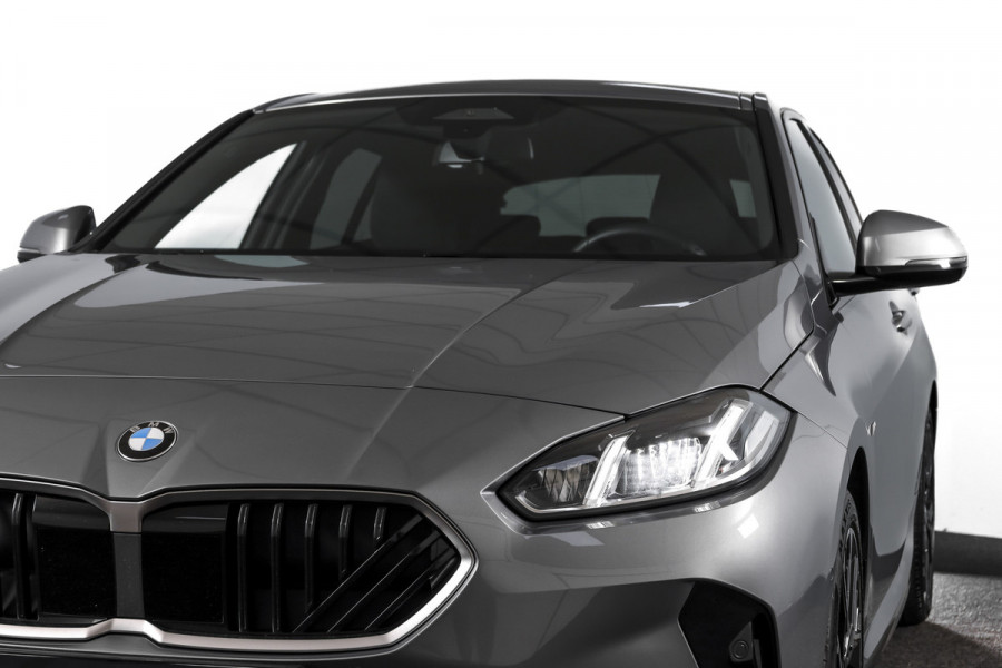 BMW 1-serie 120 M Sport | Dig. Cockpit | Adapt. Cruise | Stoelverw. | PDC | Camera | NAV + App. Connect | ECC | DAB | LM 18" | 3303