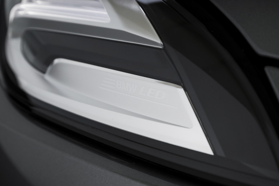 BMW 1-serie 120 M Sport | Dig. Cockpit | Adapt. Cruise | Stoelverw. | PDC | Camera | NAV + App. Connect | ECC | DAB | LM 18" | 3303