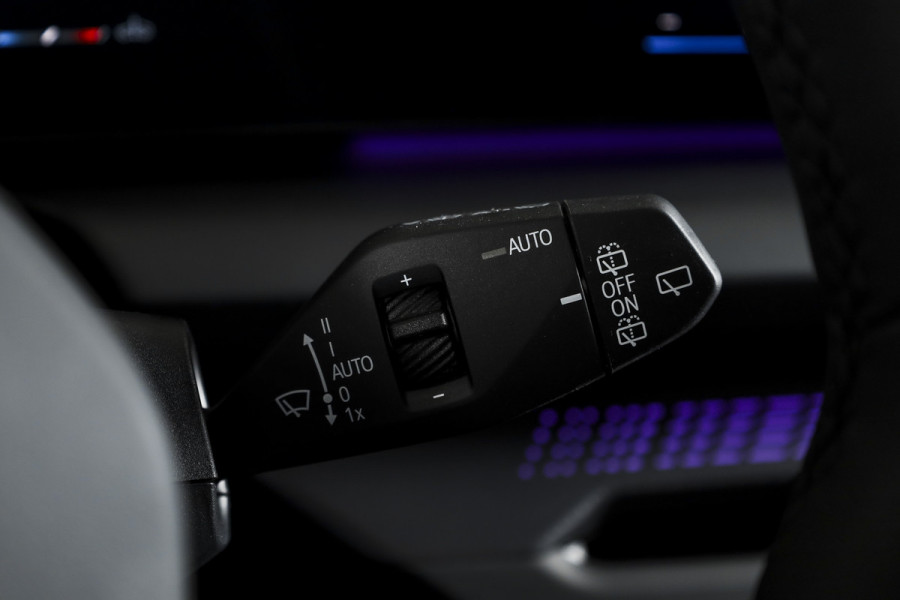 BMW 1-serie 120 M Sport | Dig. Cockpit | Adapt. Cruise | Stoelverw. | PDC | Camera | NAV + App. Connect | ECC | DAB | LM 18" | 3303