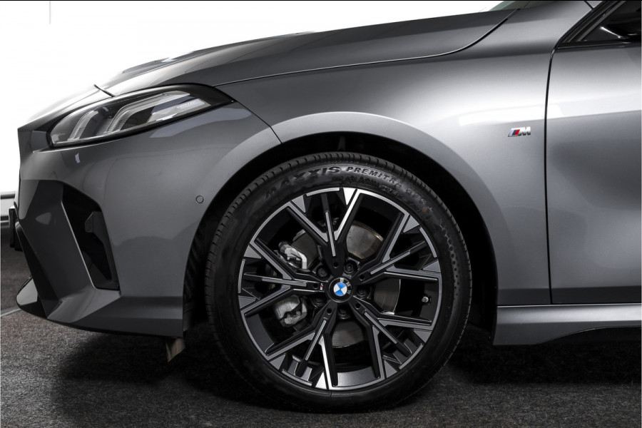 BMW 1-serie 120 M Sport | Dig. Cockpit | Adapt. Cruise | Stoelverw. | PDC | Camera | NAV + App. Connect | ECC | DAB | LM 18" | 3303