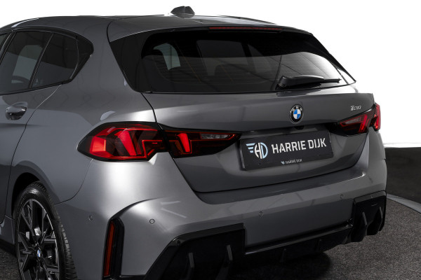 BMW 1-serie 120 M Sport | Dig. Cockpit | Adapt. Cruise | Stoelverw. | PDC | Camera | NAV + App. Connect | ECC | DAB | LM 18" | 3303