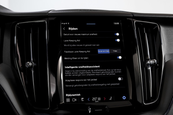 Volvo XC60 2.0 T6 Plug-in hybrid AWD Plus Black Edition | S/K-Panodak | Harman/Kardon | Dig. Cockpit | Adapt. Cruise | Memory Stoelen | Elek. Klep | Stoel-+stuurverw. | 360 Camera | NAV+App. Connect | ECC | LM 21" | 3461