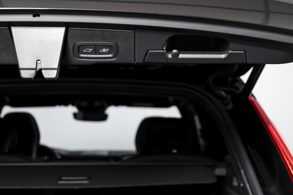 Volvo XC60 2.0 T6 Plug-in hybrid AWD Plus Black Edition | S/K-Panodak | Harman/Kardon | Dig. Cockpit | Adapt. Cruise | Memory Stoelen | Elek. Klep | Stoel-+stuurverw. | 360 Camera | NAV+App. Connect | ECC | LM 21" | 3461