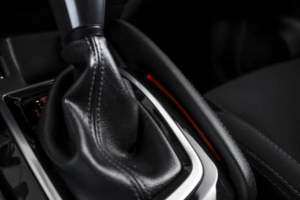 Nissan QASHQAI 1.3 DIG-T 160 PK N-Connecta - Automaat | Trekhaak | Cruise | Stoelverw. | PDC | 360 Camera | NAV | ECC | LM 18" |