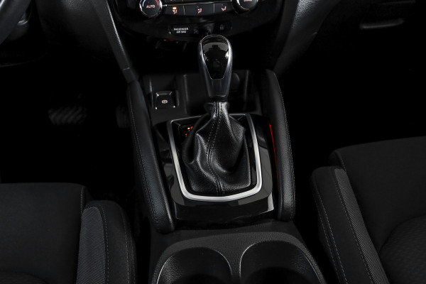 Nissan QASHQAI 1.3 DIG-T 160 PK N-Connecta - Automaat | Trekhaak | Cruise | Stoelverw. | PDC | 360 Camera | NAV | ECC | LM 18" |