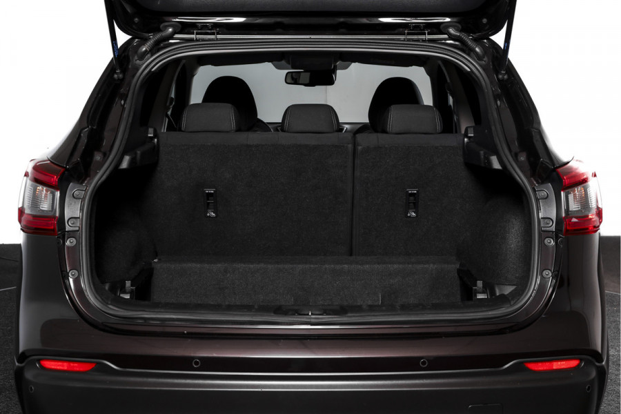 Nissan QASHQAI 1.3 DIG-T 160 PK N-Connecta - Automaat | Trekhaak | Cruise | Stoelverw. | PDC | 360 Camera | NAV | ECC | LM 18" |