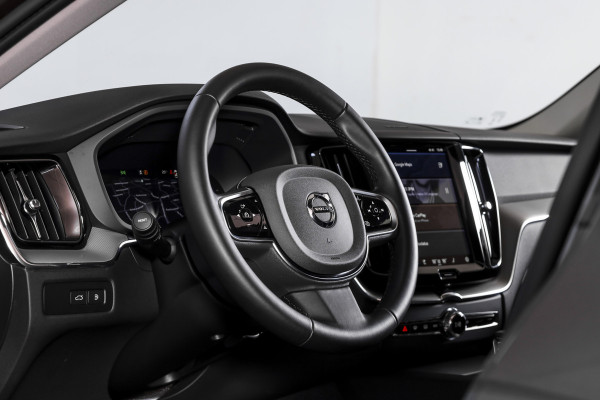 Volvo XC60 2.0 T6 Plug-in hybrid AWD Plus Dark | S/K-Panodak | Dig. Cockpit | Adapt. Cruise | Harman/Kardon | Memory Stoelen | Elek. Klep | Stoel-+stuurverw. | 360 Camera | NAV+App. Connect | LM 19" |