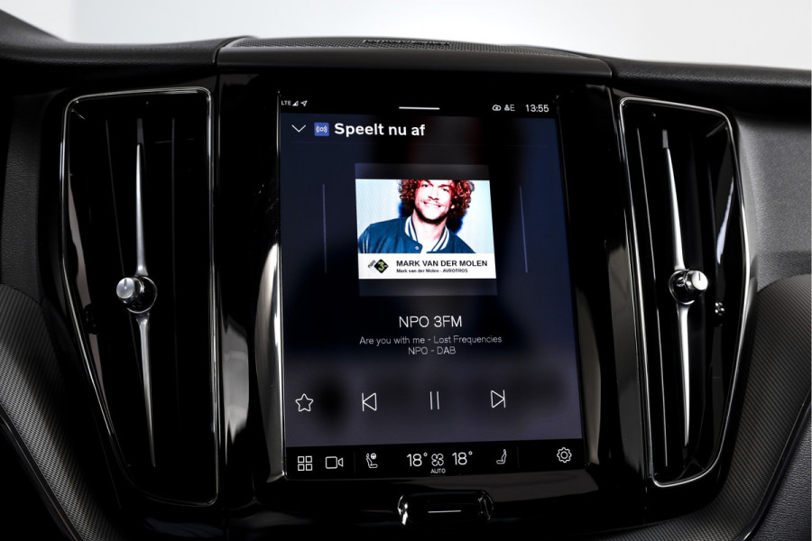 Volvo XC60 2.0 T6 Plug-in hybrid AWD Plus Dark | S/K-Panodak | Dig. Cockpit | Adapt. Cruise | Harman/Kardon | Memory Stoelen | Elek. Klep | Stoel-+stuurverw. | 360 Camera | NAV+App. Connect | LM 19" |
