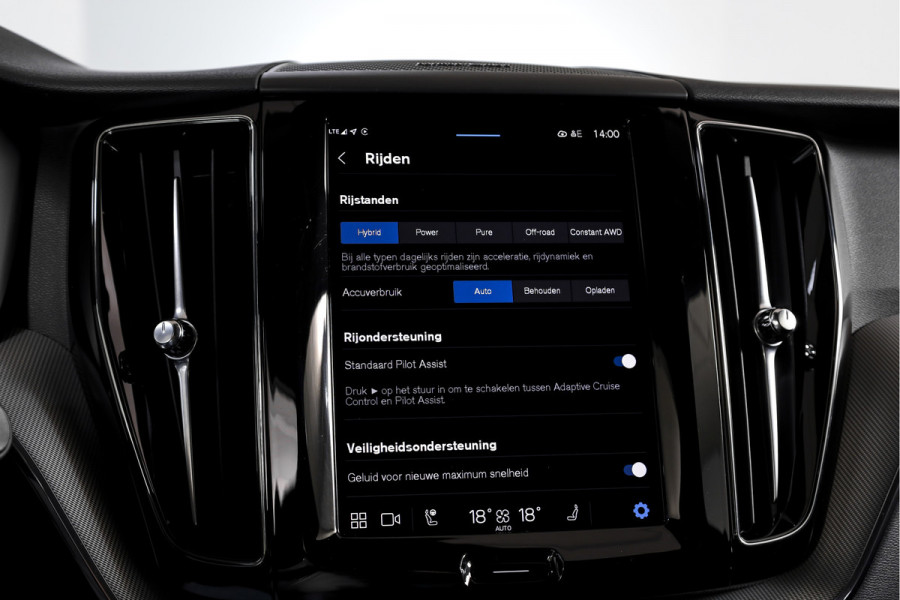 Volvo XC60 2.0 T6 Plug-in hybrid AWD Plus Dark | S/K-Panodak | Dig. Cockpit | Adapt. Cruise | Harman/Kardon | Memory Stoelen | Elek. Klep | Stoel-+stuurverw. | 360 Camera | NAV+App. Connect | LM 19" |