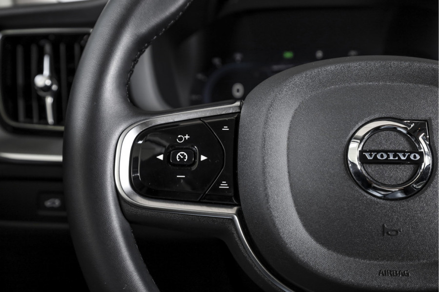 Volvo XC60 2.0 T6 Plug-in hybrid AWD Plus Dark | S/K-Panodak | Dig. Cockpit | Adapt. Cruise | Harman/Kardon | Memory Stoelen | Elek. Klep | Stoel-+stuurverw. | 360 Camera | NAV+App. Connect | LM 19" |