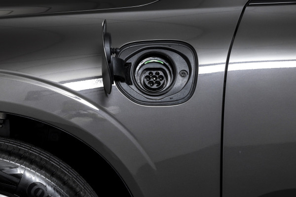 Volvo XC60 2.0 T6 Plug-in hybrid AWD Plus Dark | S/K-Panodak | Dig. Cockpit | Adapt. Cruise | Harman/Kardon | Memory Stoelen | Elek. Klep | Stoel-+stuurverw. | 360 Camera | NAV+App. Connect | LM 19" |
