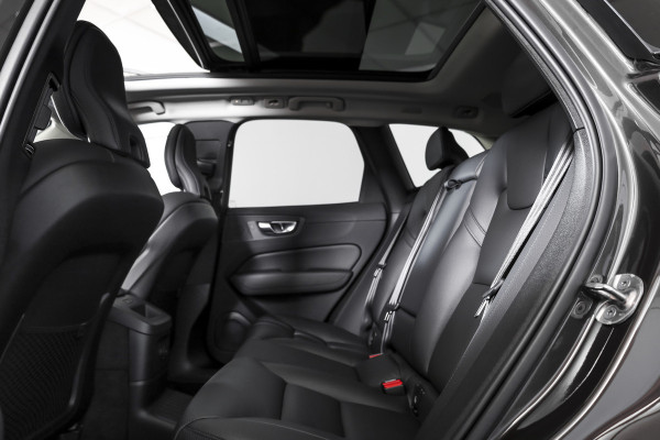 Volvo XC60 2.0 T6 Plug-in hybrid AWD Plus Dark | S/K-Panodak | Dig. Cockpit | Adapt. Cruise | Harman/Kardon | Memory Stoelen | Elek. Klep | Stoel-+stuurverw. | 360 Camera | NAV+App. Connect | LM 19" |
