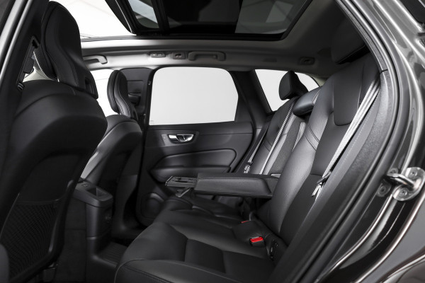 Volvo XC60 2.0 T6 Plug-in hybrid AWD Plus Dark | S/K-Panodak | Dig. Cockpit | Adapt. Cruise | Harman/Kardon | Memory Stoelen | Elek. Klep | Stoel-+stuurverw. | 360 Camera | NAV+App. Connect | LM 19" |