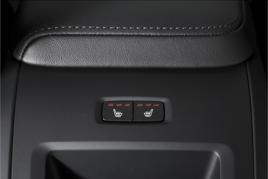 Volvo XC60 2.0 T6 Plug-in hybrid AWD Plus Dark | S/K-Panodak | Dig. Cockpit | Adapt. Cruise | Harman/Kardon | Memory Stoelen | Elek. Klep | Stoel-+stuurverw. | 360 Camera | NAV+App. Connect | LM 19" |