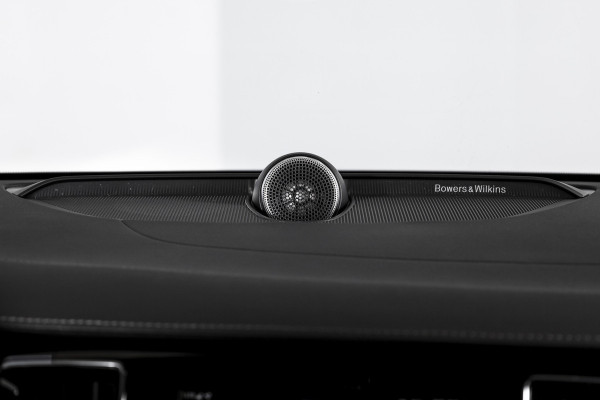 Volvo V60 2.0 T6 Plug-in hybrid AWD Ultra Dark | S/K-panodak | Bowers/Wilkens | Dig. Cockpit | Adapt. Cruise | Memory Stoelen | Elek. Klep | Stoel-+stuurverw. | 360 Camera | NAV+App. Connect | Elek. trekhaak | LM 19" |