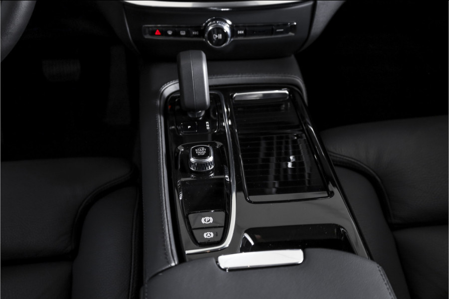 Volvo V60 2.0 T6 Plug-in hybrid AWD Ultra Dark | S/K-panodak | Bowers/Wilkens | Dig. Cockpit | Adapt. Cruise | Memory Stoelen | Elek. Klep | Stoel-+stuurverw. | 360 Camera | NAV+App. Connect | Elek. trekhaak | LM 19" |