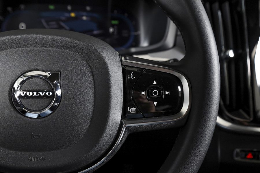 Volvo V60 2.0 T6 Plug-in hybrid AWD Ultra Dark | S/K-panodak | Bowers/Wilkens | Dig. Cockpit | Adapt. Cruise | Memory Stoelen | Elek. Klep | Stoel-+stuurverw. | 360 Camera | NAV+App. Connect | Elek. trekhaak | LM 19" |